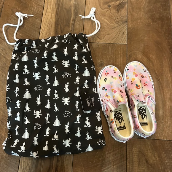 Vans X Disney custom 100th shoes - Picture 6 of 16